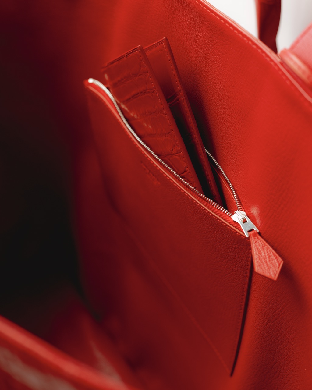 Bell Bag Engine Red Croc